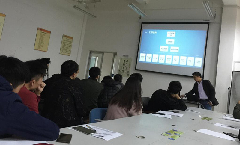 意風(fēng)教育助力現(xiàn)代-信息工(gōng)程學院2015級畢業(yè)生(shēng)圓就(jiù)業(yè)夢